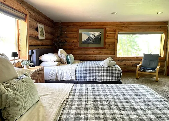 Cozy Mountain Retreat With Hot Tub, Trails, And Year-round Outdoor Adventure In Alta, Wyoming Ferienhaus