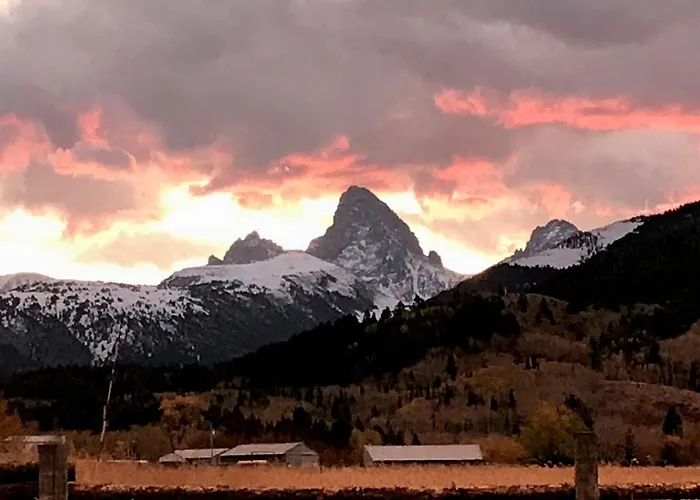 Cozy Mountain Retreat With Hot Tub, Trails, And Year-round Outdoor Adventure In Alta, Wyoming